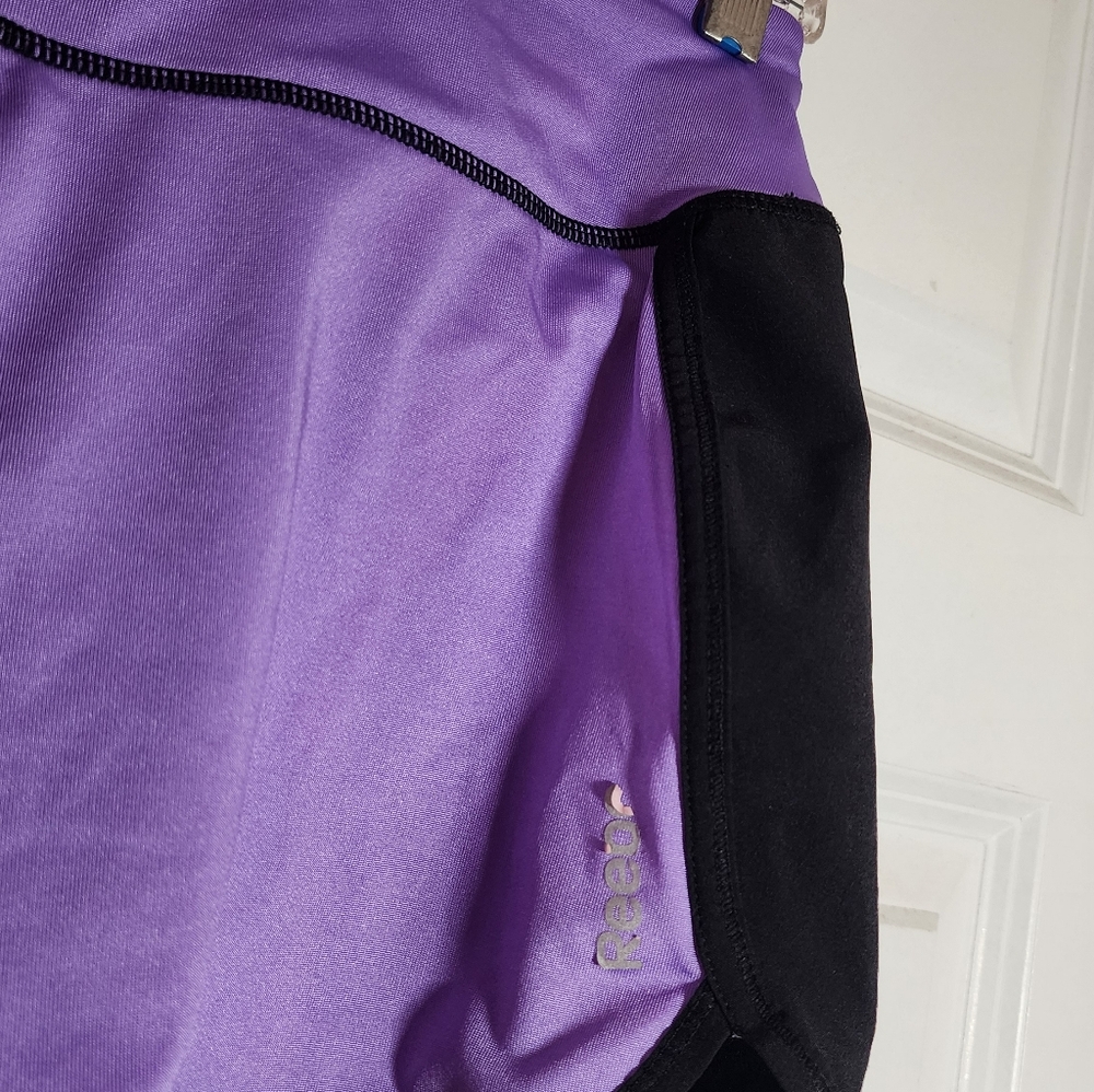 Reebok Purple And Black Lined Active Shorts Approx 26in Waist Logo Peeling - Picture 3 of 4